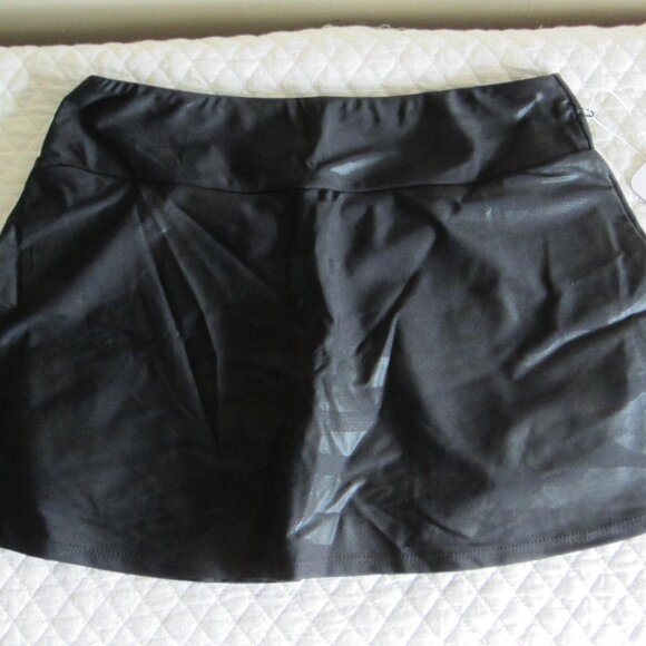 New $79.97 QUEEN OF THE COURT – Portland – Black Foil Camo Skort – Small - Picture 3 of 7